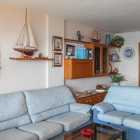 Apartamento 4 Bedroom Awesome In Tossa de Mar